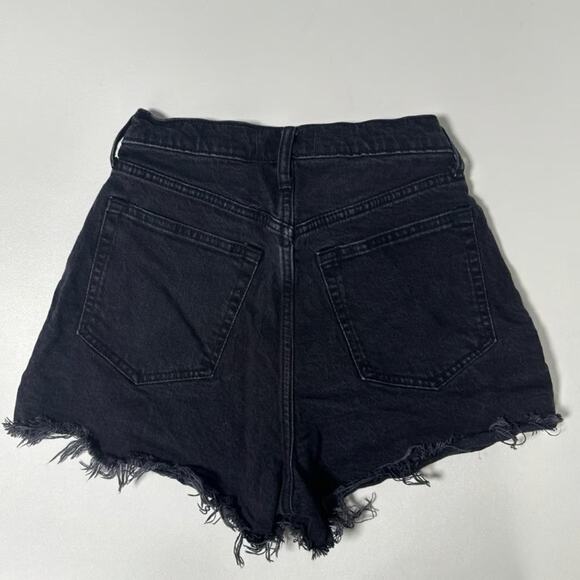 Abercrombie & Fitch Curve Love 90's Relaxed High Rise Cutoff Shorts - Picture 3 of 4